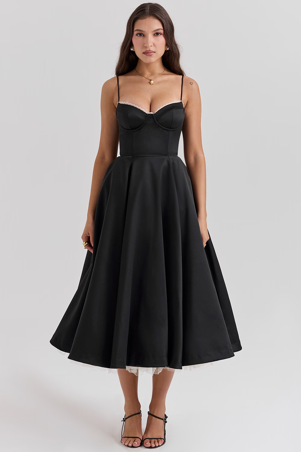 Abito elegante in satin per feste